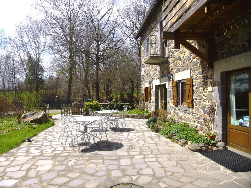 Auberge de la Hulotte Saint-Jacques-dʼAmbur Exterior foto